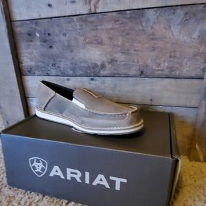 Womens Ariat Cruisers